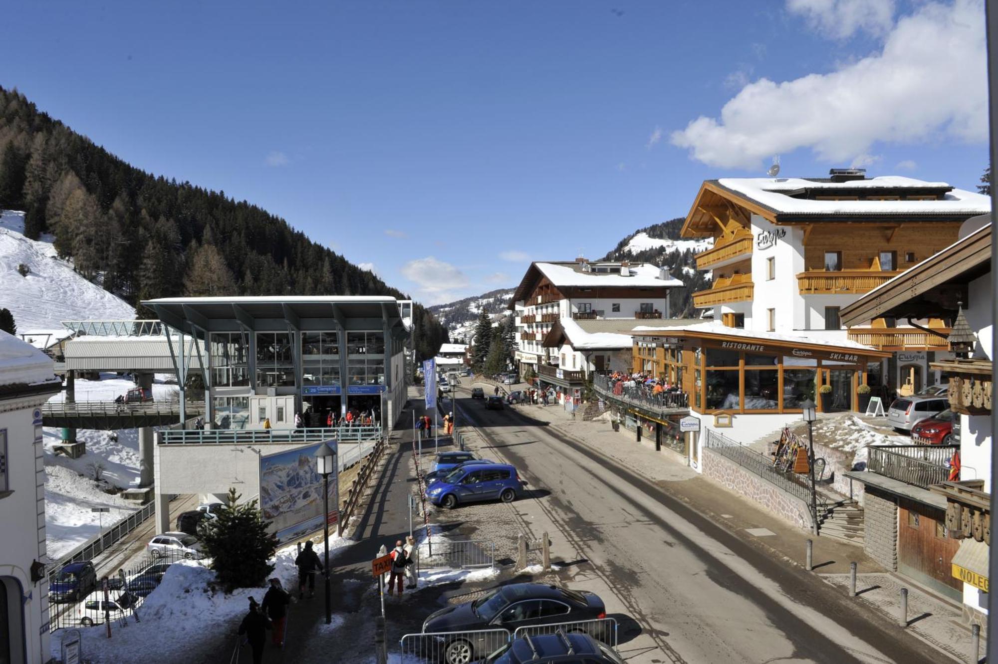 Hotel Europa Dolomites Selva di Val Gardena Exterior foto