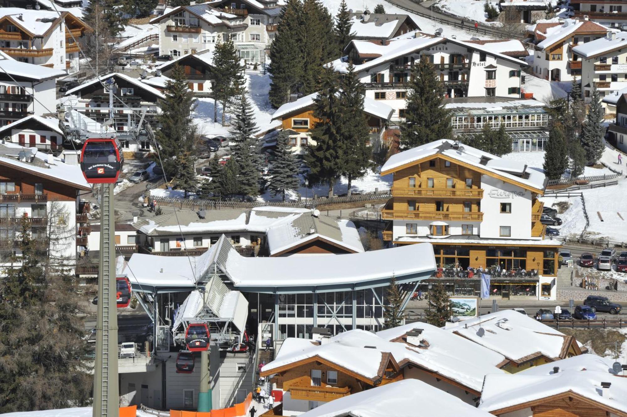 Hotel Europa Dolomites Selva di Val Gardena Exterior foto