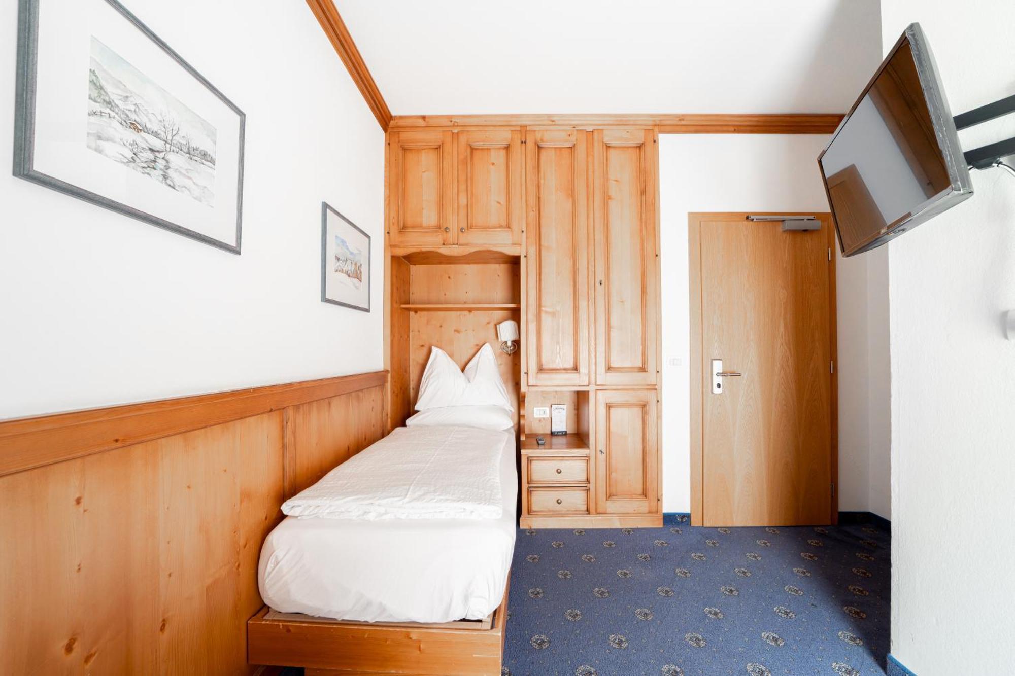 Hotel Europa Dolomites Selva di Val Gardena Exterior foto